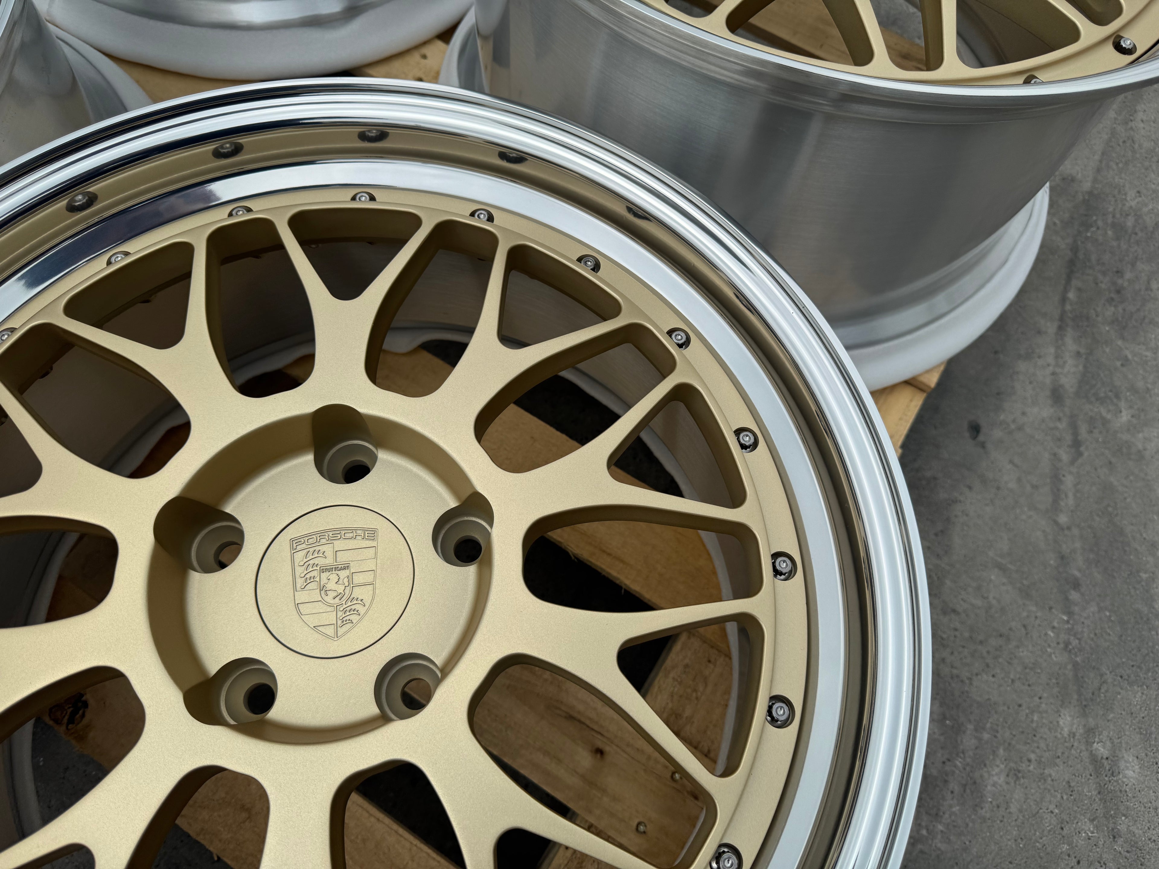 Ronnie Forged High Quality Deep Lip Forged Car Wheels Rims 18 19 20 21 22 Inch 2 Piece Forged Custom Car Wheels 2400